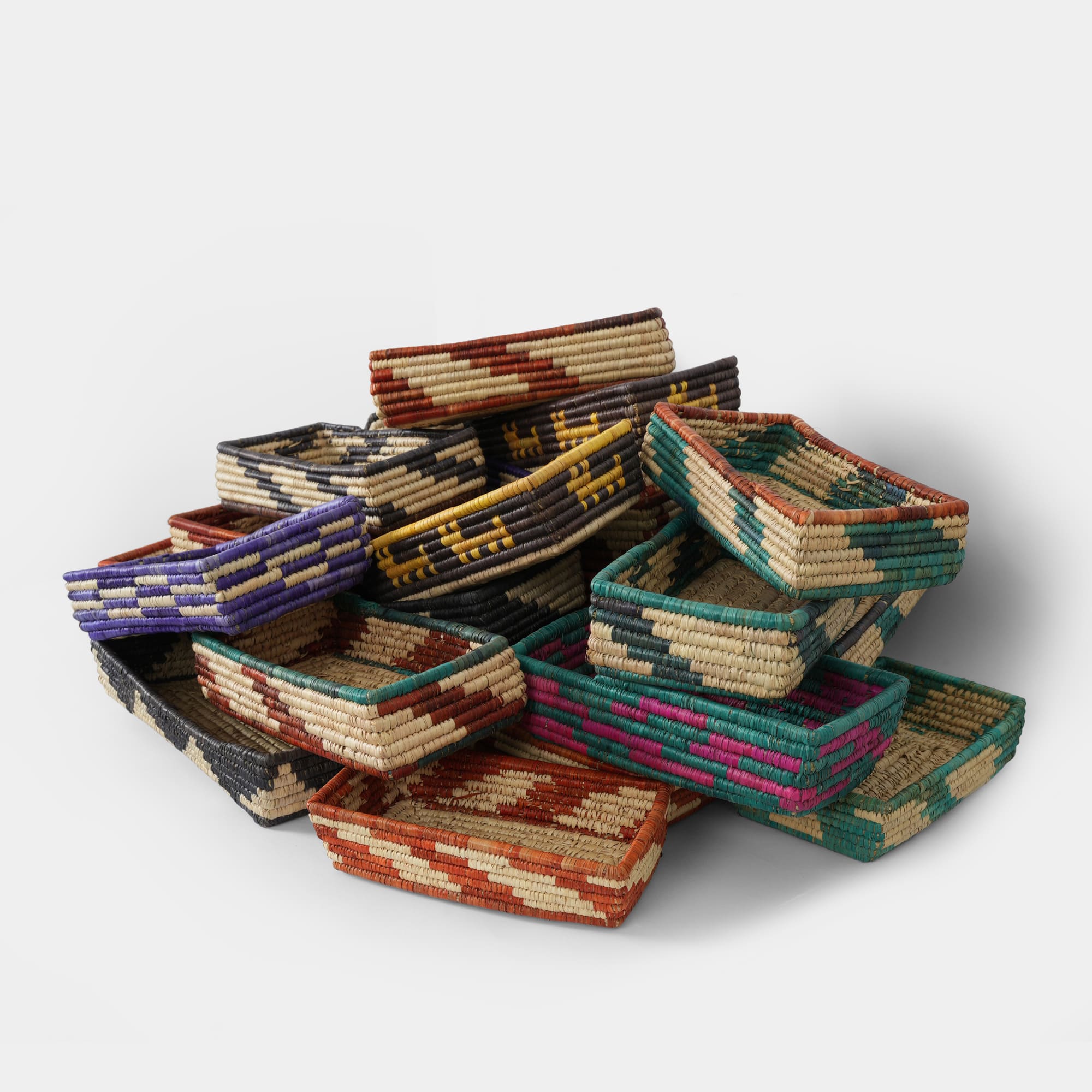 HAND WOVEN SALISH BASKETS (NGAU)